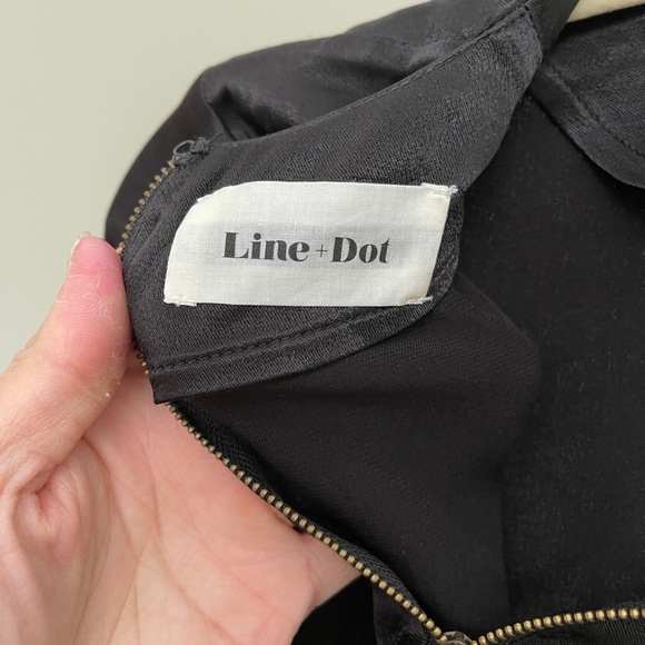 LINE + DOT BLACK TOP - Picture 4 of 4